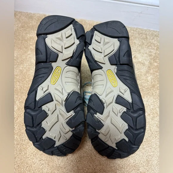 Keen Hiking Boots - Picture 3 of 8